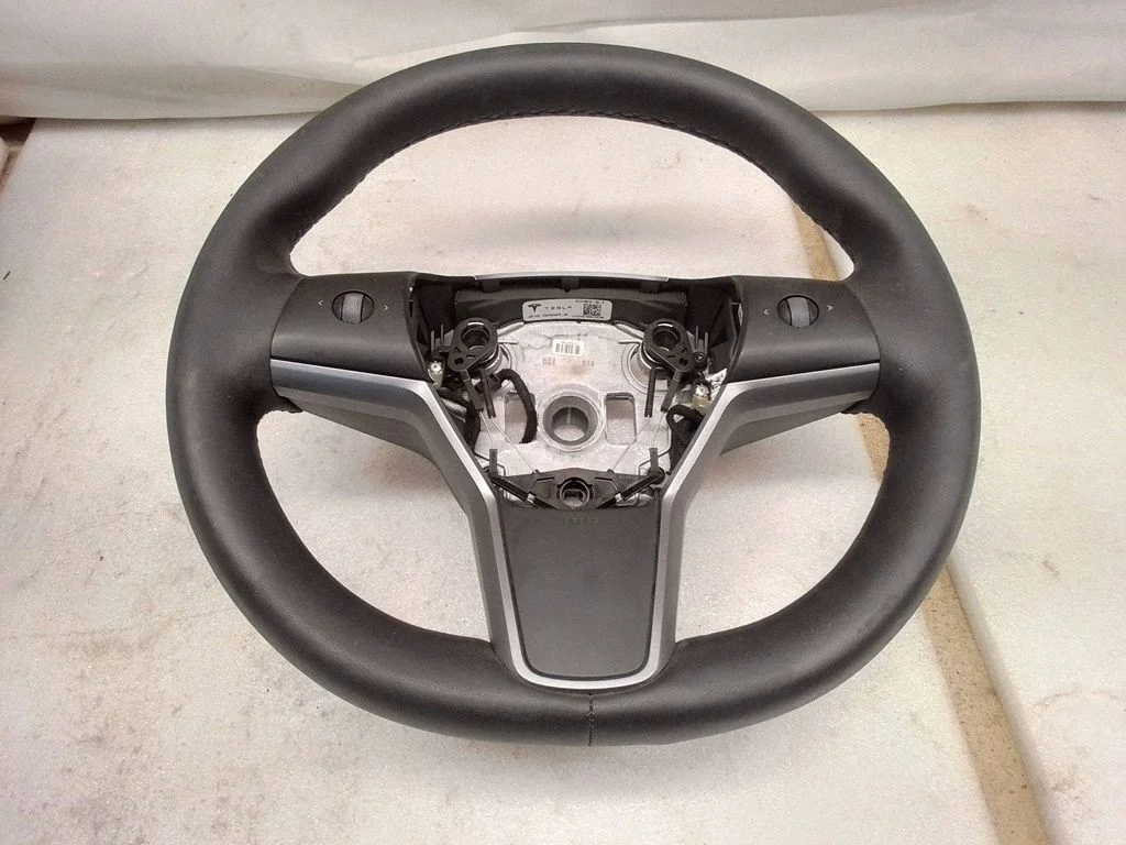 Steering wheel – Tesla Model 3 (2017-)