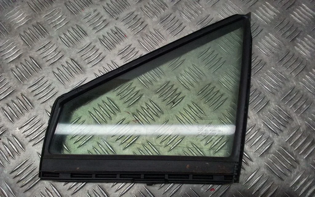 Front door vent window glass four-door – Lexus RX 450H (2016-)
