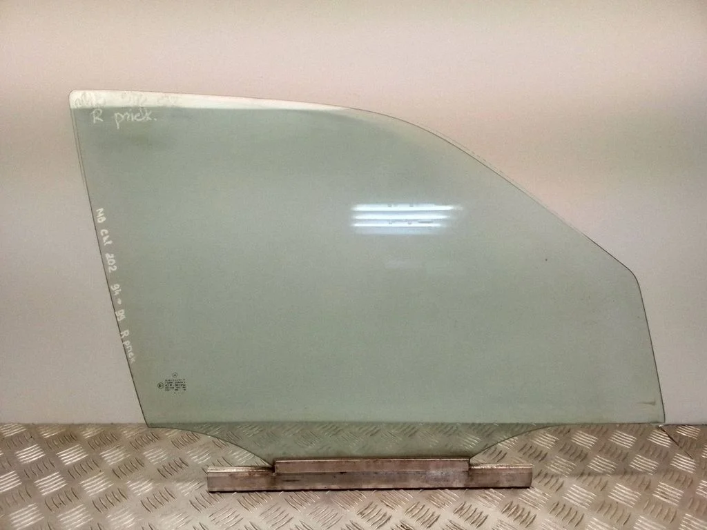 Front door window glass four-door – Mercedes-Benz C-Class AMG W202 (1993-2000)