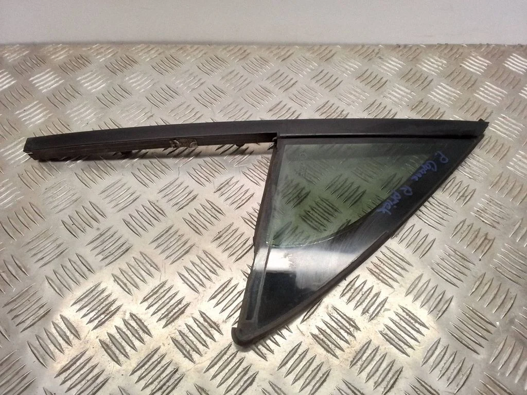 Front door vent window glass four-door – Porsche Cayenne (92A) (2010-2017)