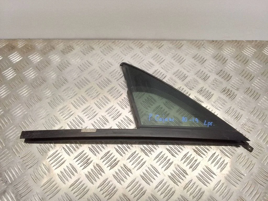 Front door vent window glass four-door – Porsche Cayenne (92A) (2010-2017)