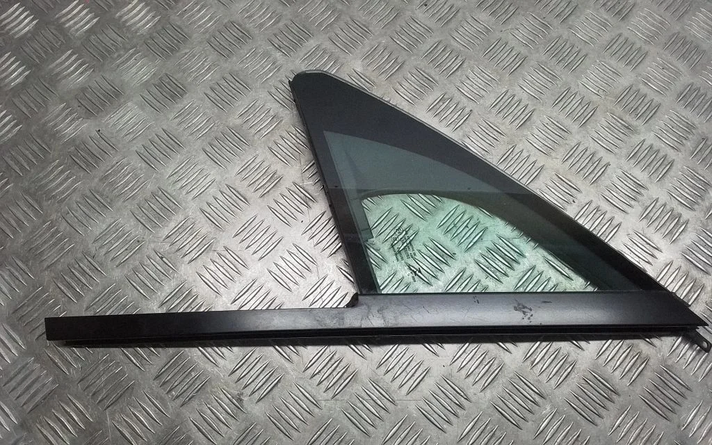 Front door vent window glass four-door – Porsche Macan (95B) (2019-)