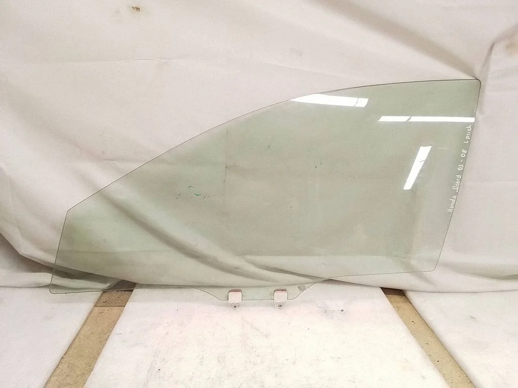 Front door window glass four-door – Honda Accord (2008-2016)