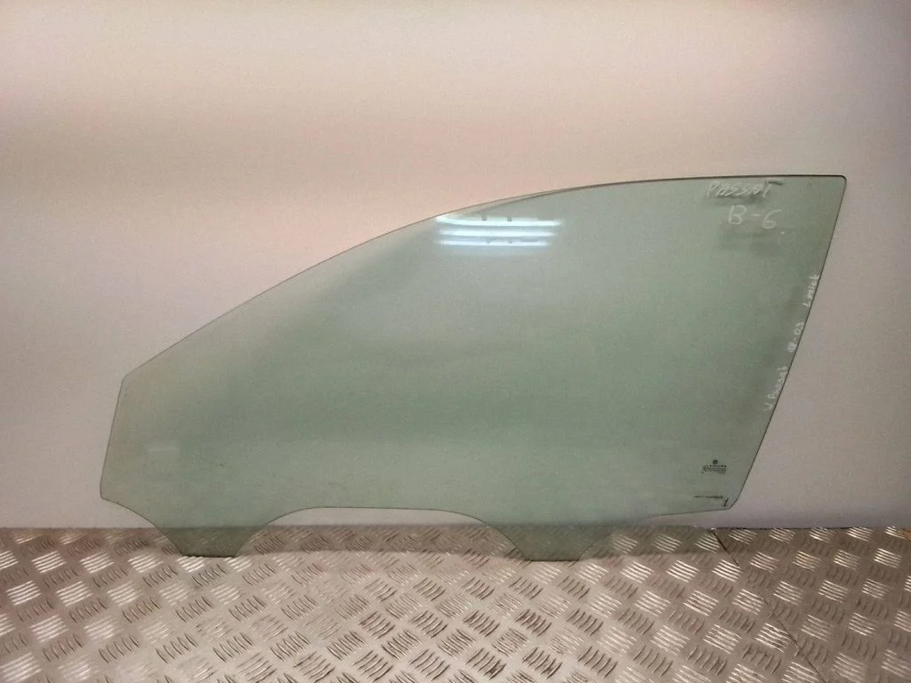 Front door window glass four-door – Volkswagen Passat B6 (2005-2010)