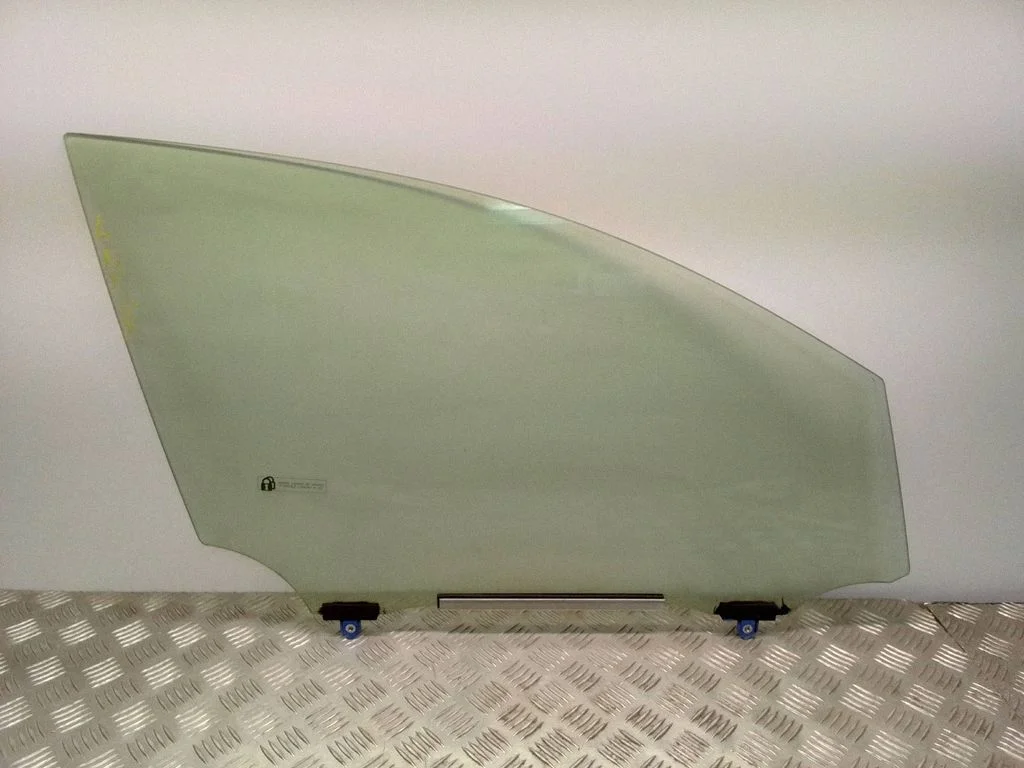 Front door window glass four-door – Lexus NX (2014-2021)