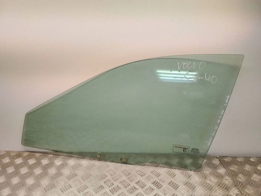 Front door window glass four-door – Volvo S40, V40 (1995-2004)