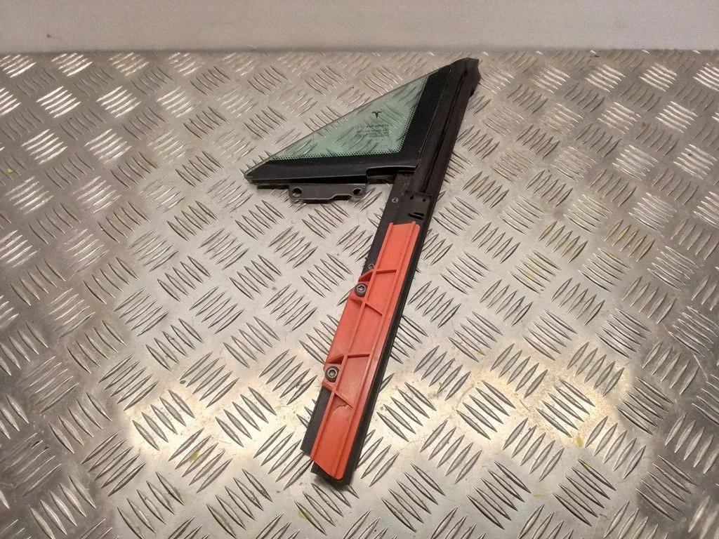 Front door vent window glass four-door – Tesla Model S (2012-)
