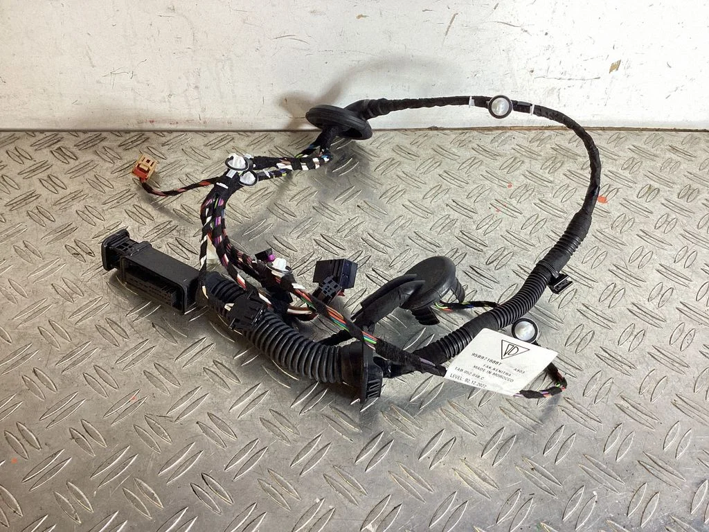 Rear door wiring loom – Porsche Macan (95B) (2019-)