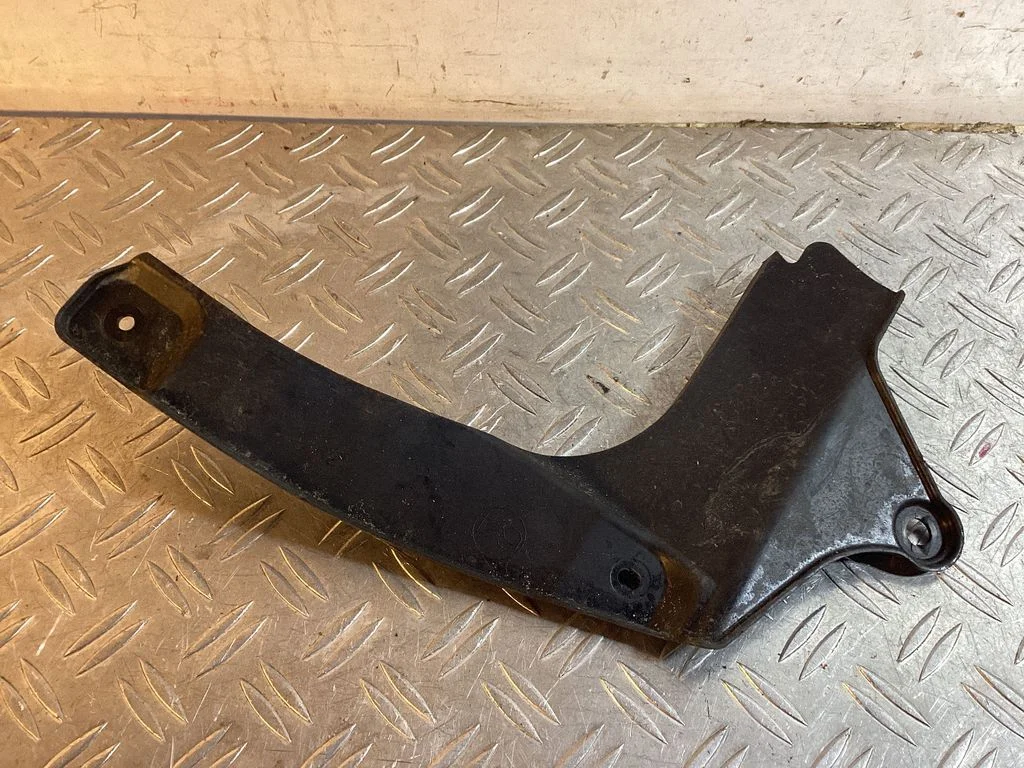 Front mudguard – Lexus RX 450H (2016-)