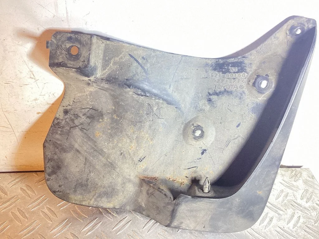 Front mudguard – Toyota Land Cruiser (J200) (2008-)