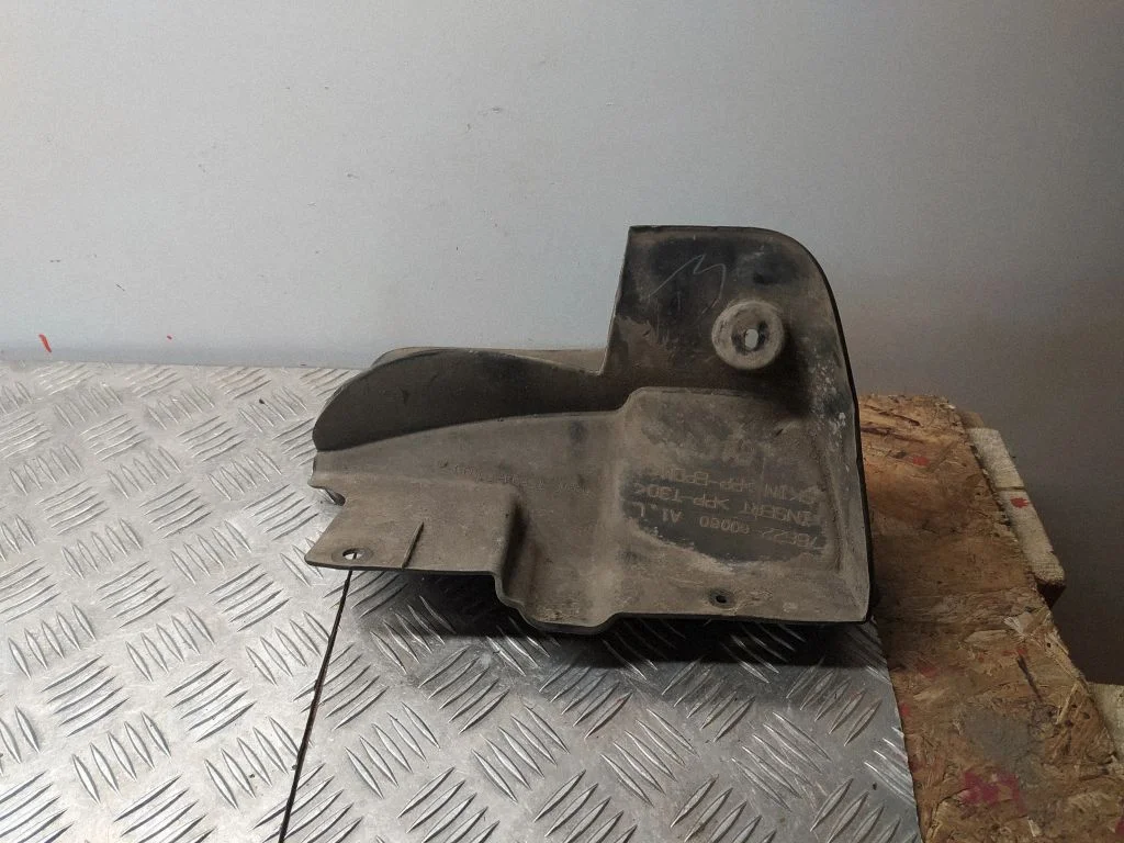 Front mudguard – Toyota Land Cruiser (J100) (1998-2007)