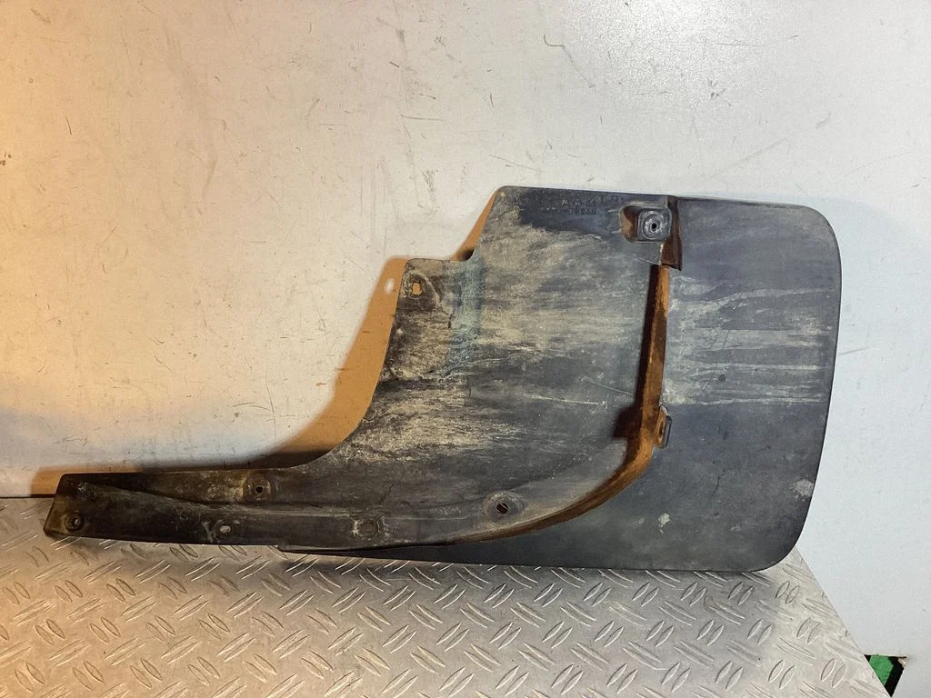 Rear mudguard – Toyota Land Cruiser (J200) (2008-)