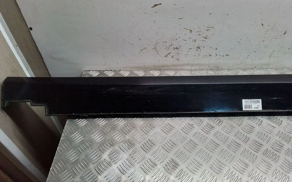 Sill – left