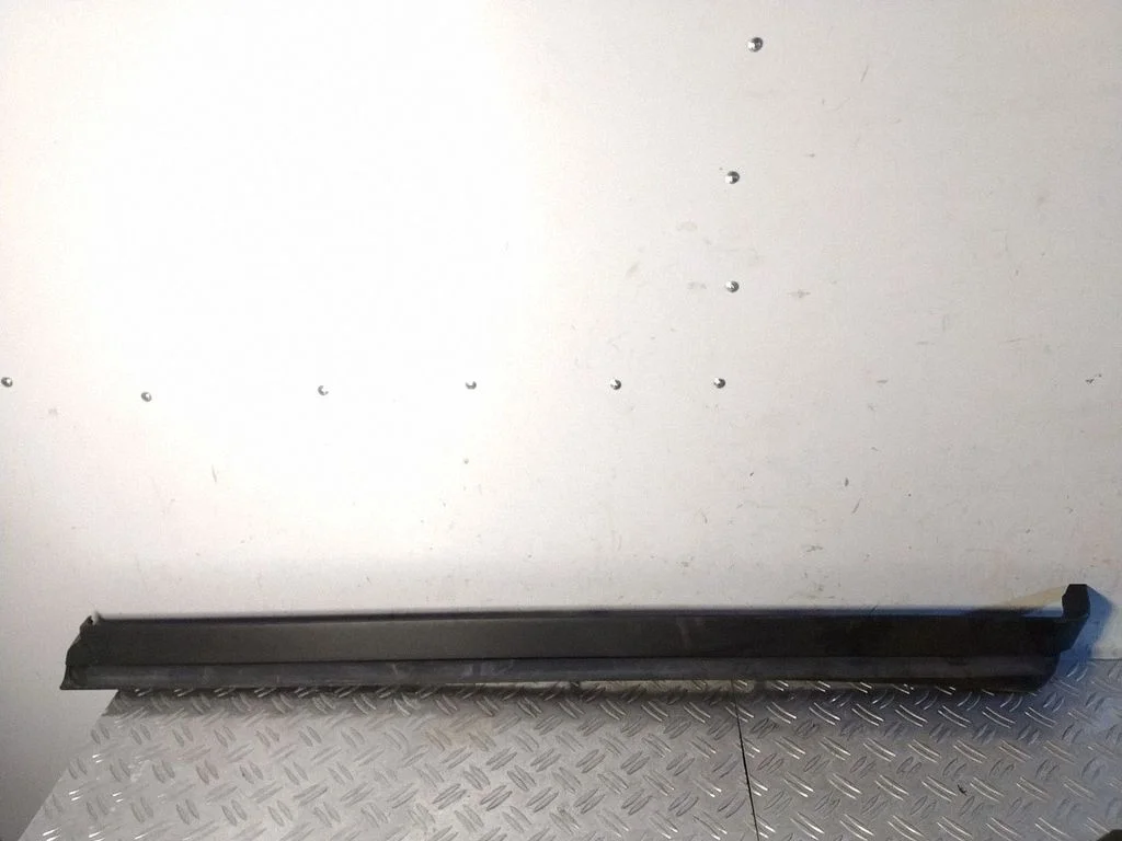 Front door trim (molding) – Lexus RX III (2008-2015)