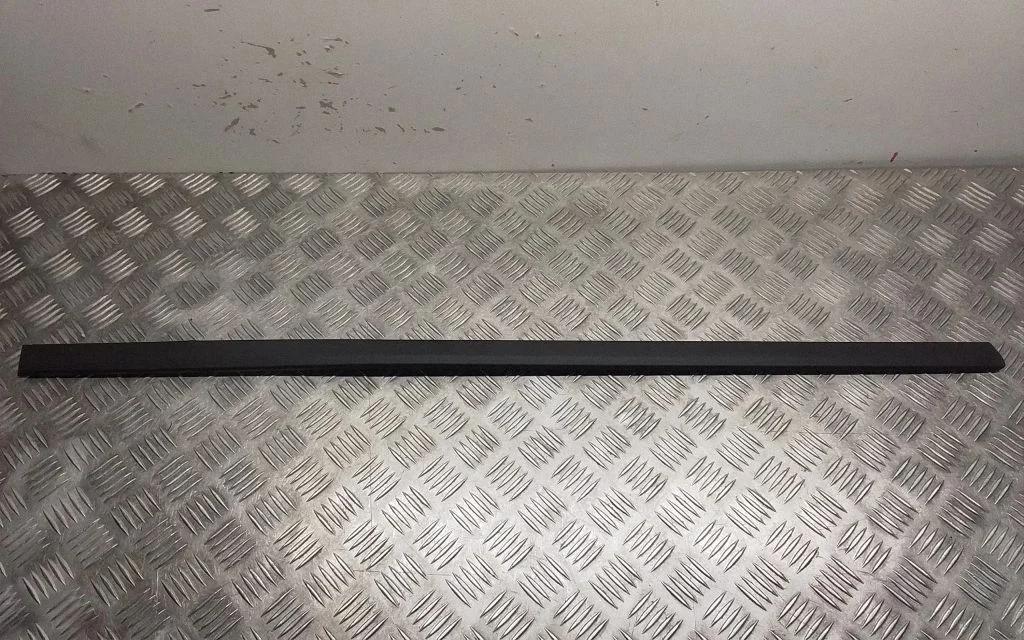 Front door trim (molding) – BMW 5 Series E34 (1988-1996)