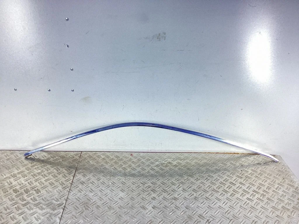 Front door trim (molding) – Lexus LS UCF30 (2001-2007)