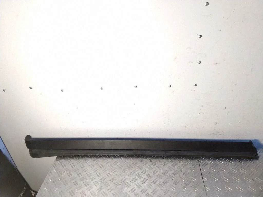 Front door trim (molding) – Lexus RX III (2008-2015)