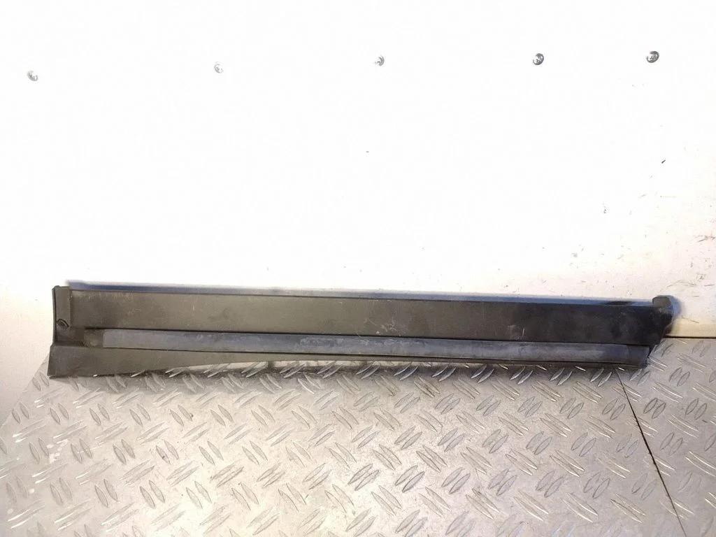 Tagaukse liist (mold) – Lexus RX III (2008-2015)