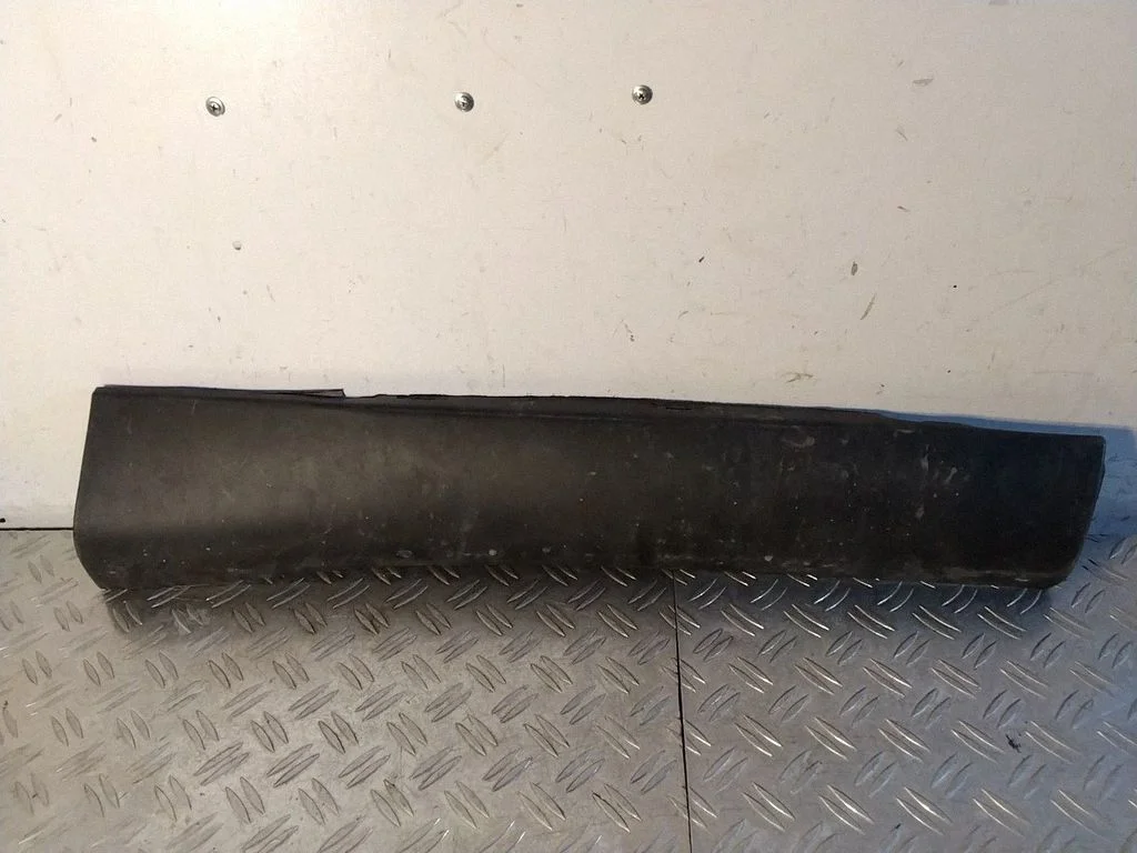 Tagaukse liist (mold) – Lexus RX III (2008-2015)
