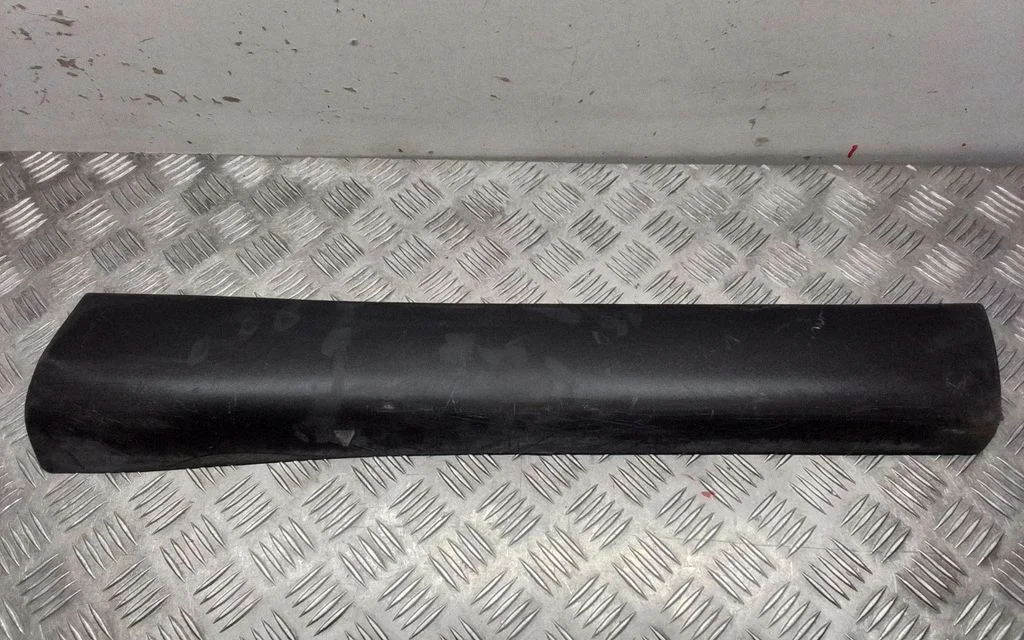 Tagaukse liist (mold) – Lexus RX III (2008-2015)