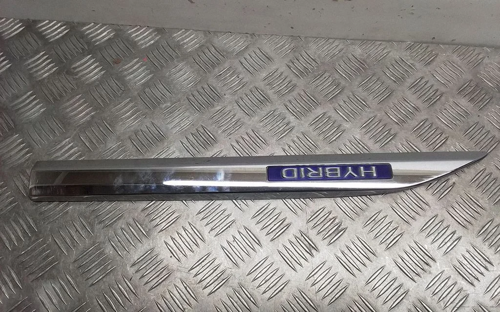 Tagaukse liist (mold) – Lexus RX III (2008-2015)