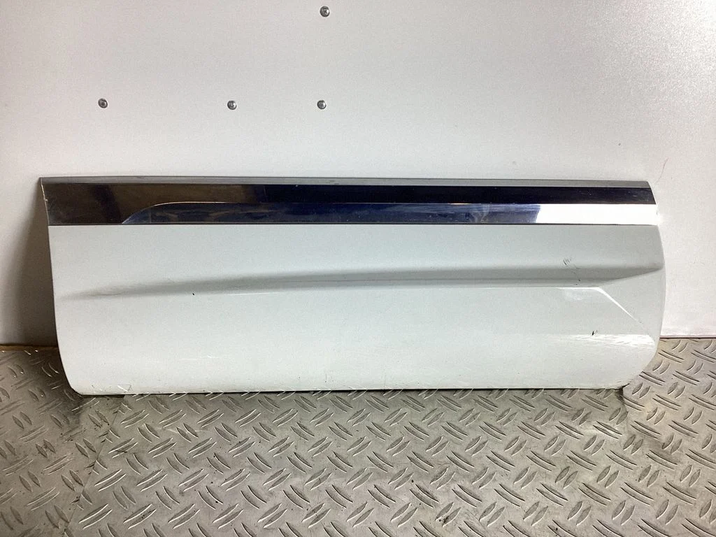 Tagaukse liist (mold) – Volkswagen Touareg II (2010-2018)