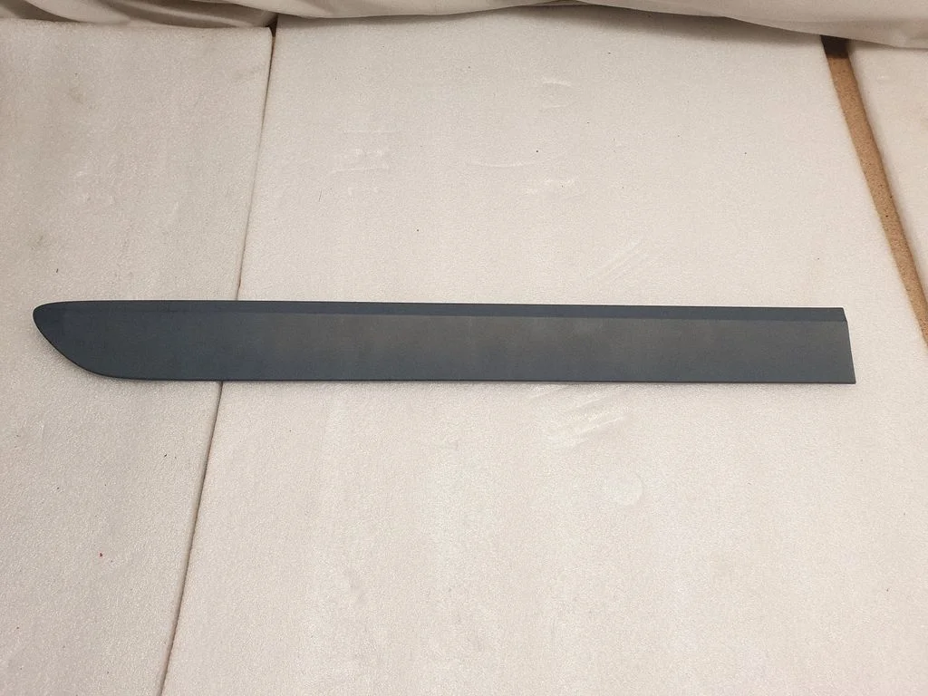 Tagaukse liist (mold) – Mercedes-Benz ML-klass W164 (2005-2011)
