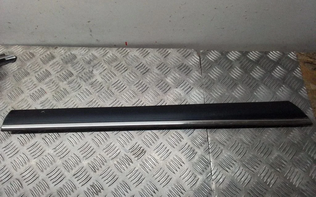 Tagaukse liist (mold) – Mercedes-Benz S-klass W220 (1998-2006)