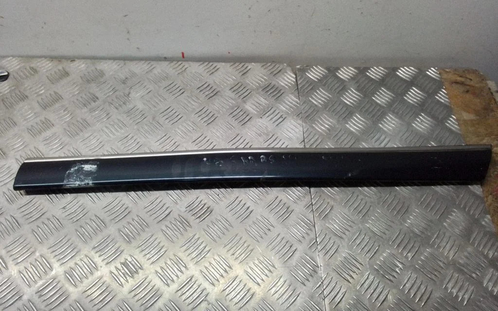 Tagaukse liist (mold) – Mercedes-Benz S-klass W220 (1998-2006)