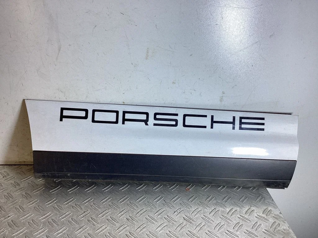 Tagaukse liist (mold) – Porsche Cayenne (92A) (2010-2017)