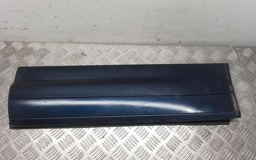 Tagaukse liist (mold) – Porsche Cayenne (92A) (2010-2017)