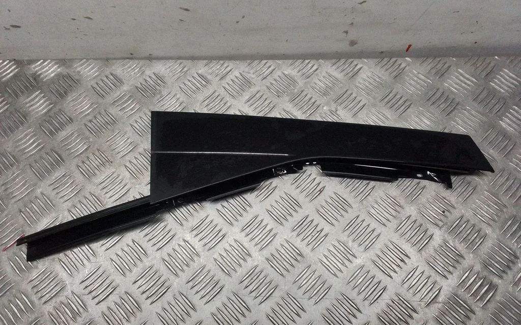 Tagaukse liist (mold) – Porsche Cayenne (92A) (2010-2017)
