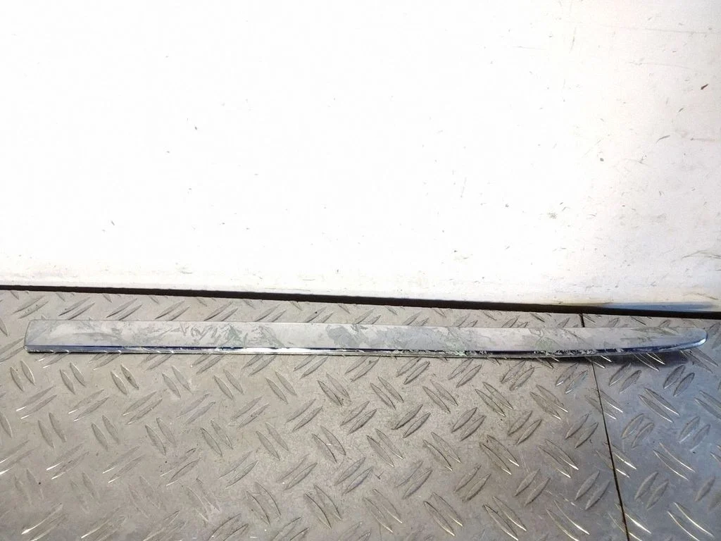 Front door trim (molding) – Toyota Land Cruiser (J200) (2008-)
