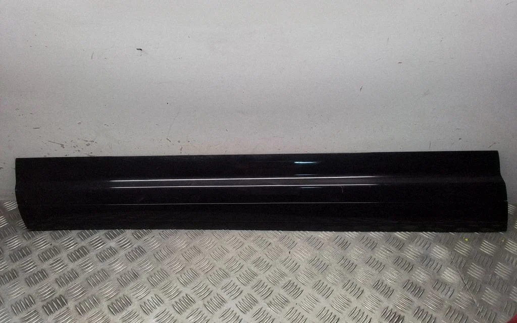 Front door trim (molding) – Porsche Cayenne (92A) (2010-2017)