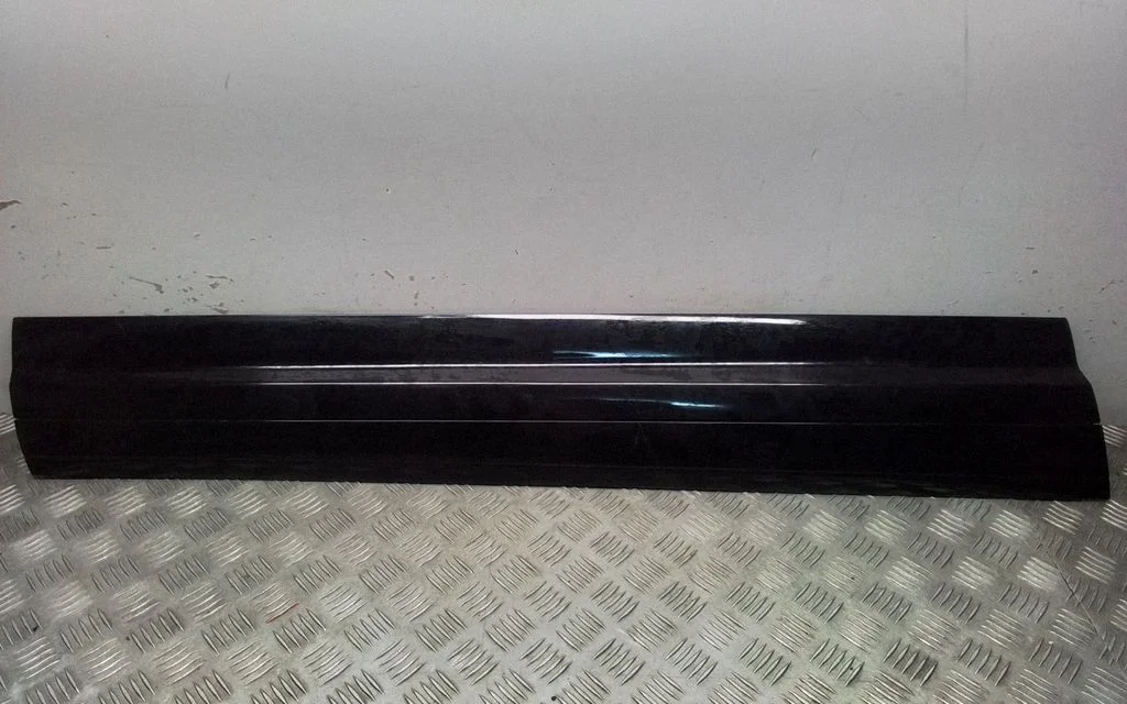 Front door trim (molding) – Porsche Cayenne (92A) (2010-2017)