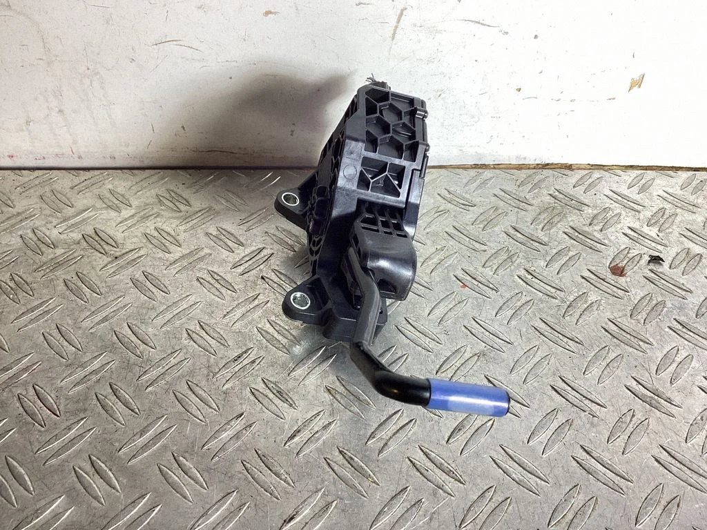 Gaasipedaal – Lexus NX (2021-)