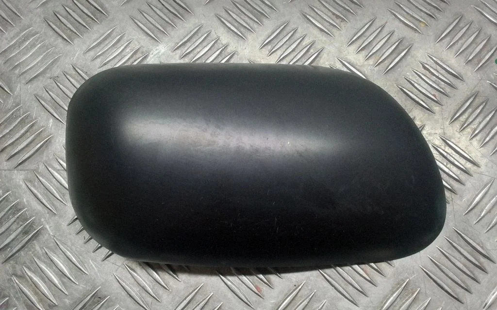 Välispeegli plastkate – eesmine parem
