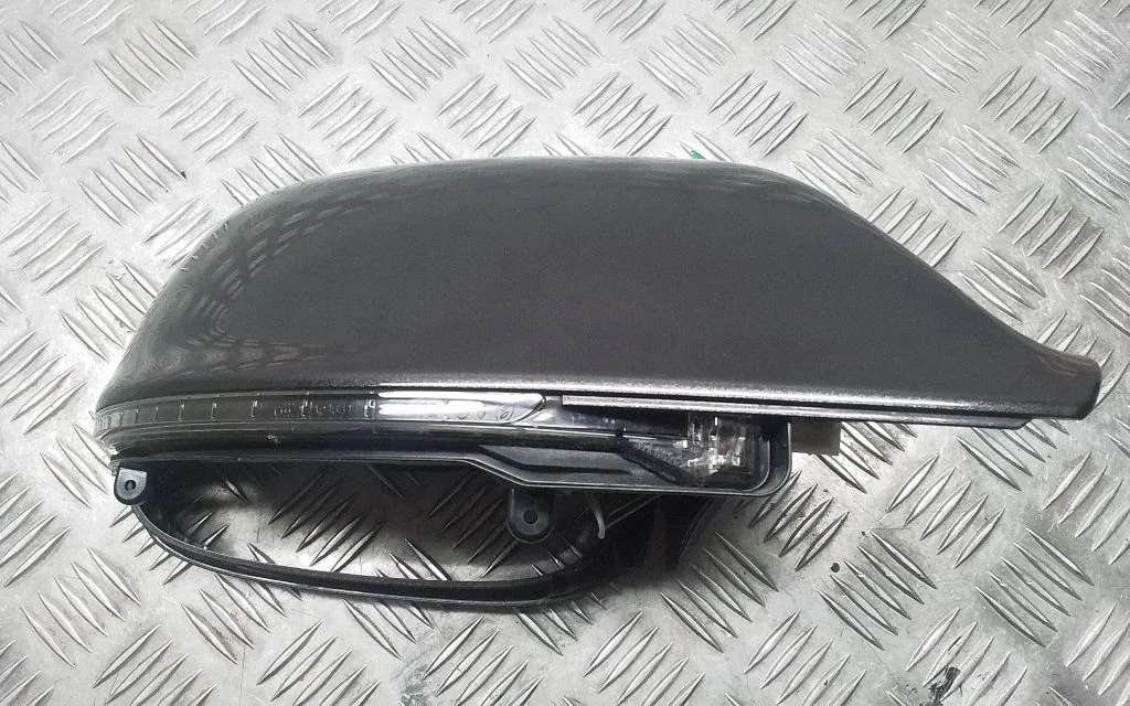 Plastic wing mirror trim cover 8R0857528