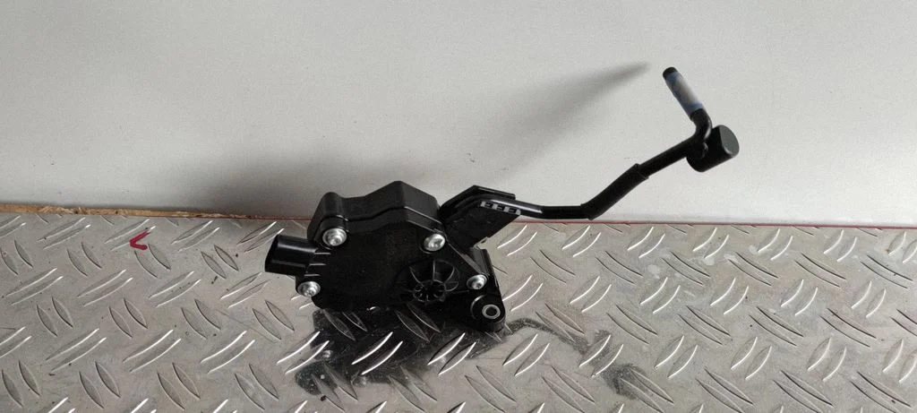 Gaasipedaal – Lexus IS III XE30 (2013-2020)
