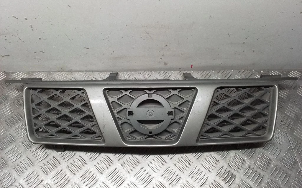 Atrapa przednia (grill) 62310E0303