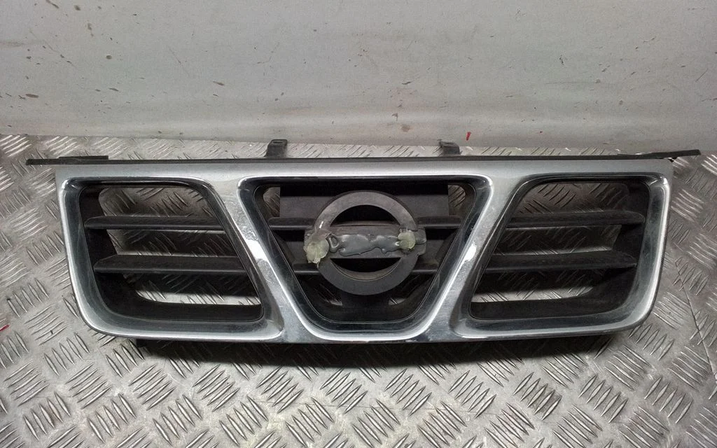 Atrapa przednia (grill) 623108H700