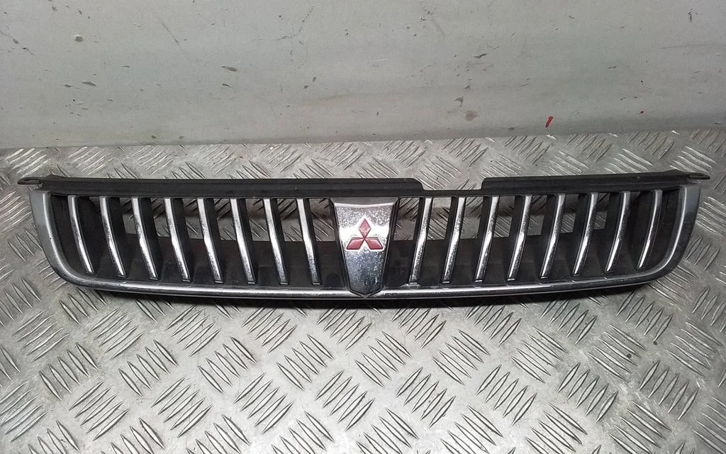 Front grill Mr322867