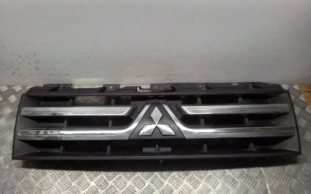 Front grill 7450A150
