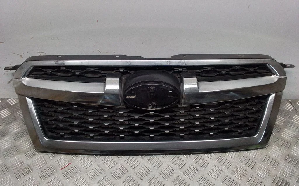 Front grill – Subaru Legacy (2010-2016)