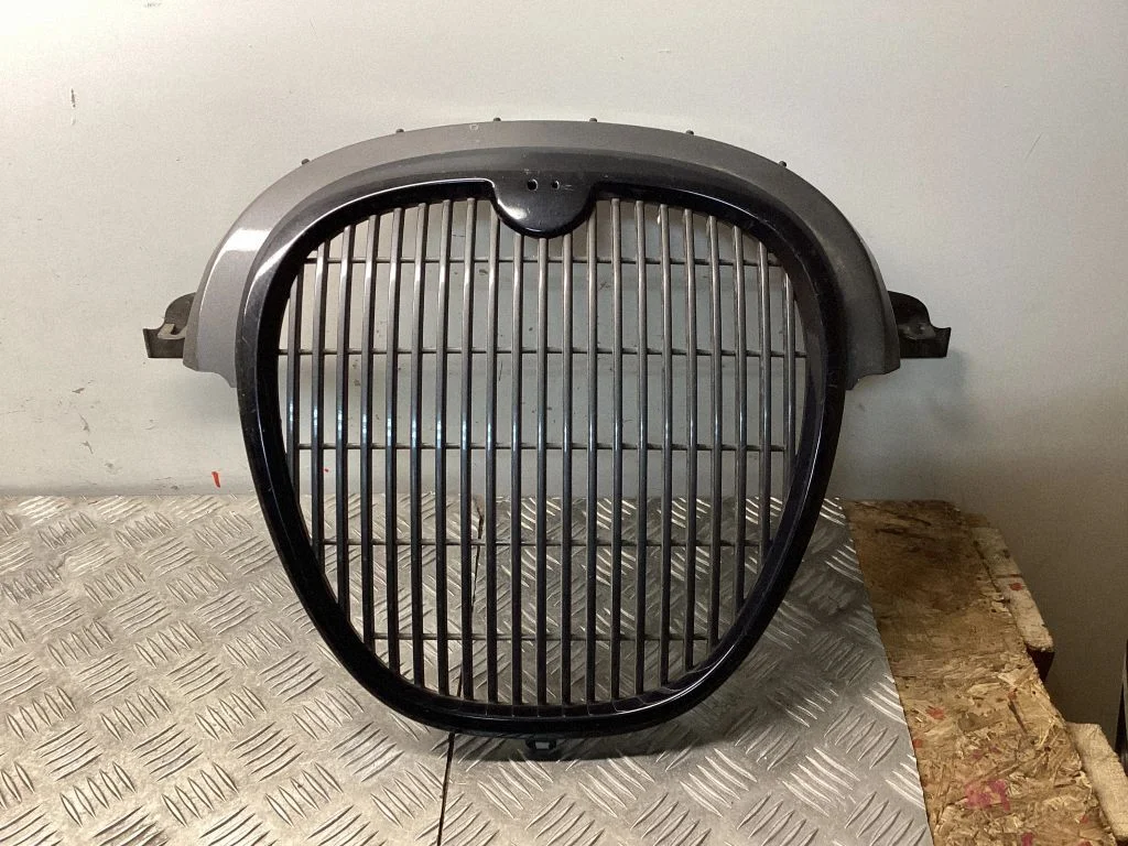 Atrapa przednia (grill) 4R838A100AB