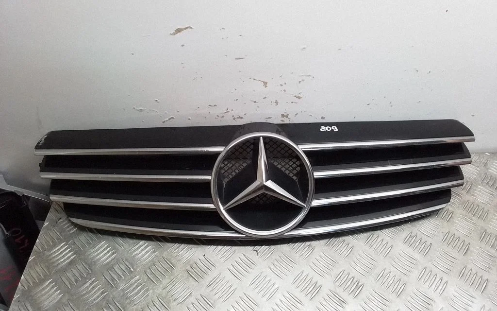Esivõre – Mercedes-Benz CLK-klass A209 C209 (2002-2009)