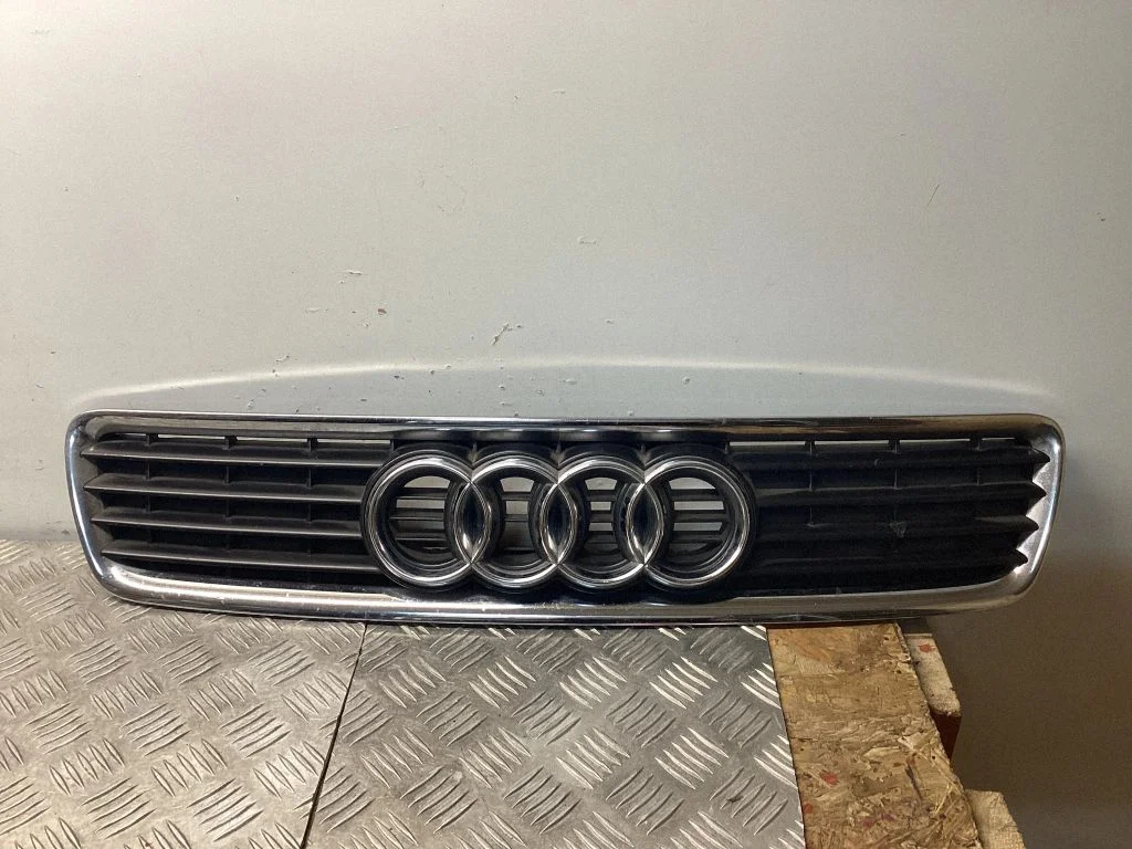Esivõre – Audi A4 S4 B5 8D (1994-1999)