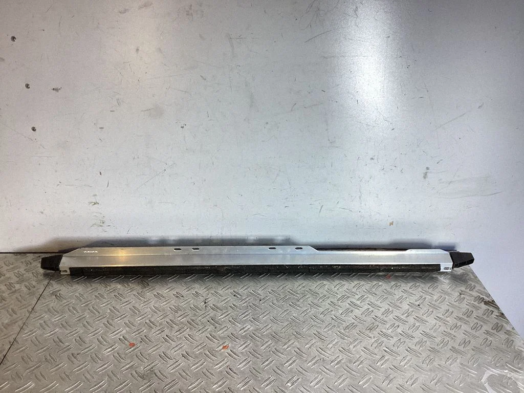 Radiator support slam panel bracket – Volvo S90, V90 (2016-)