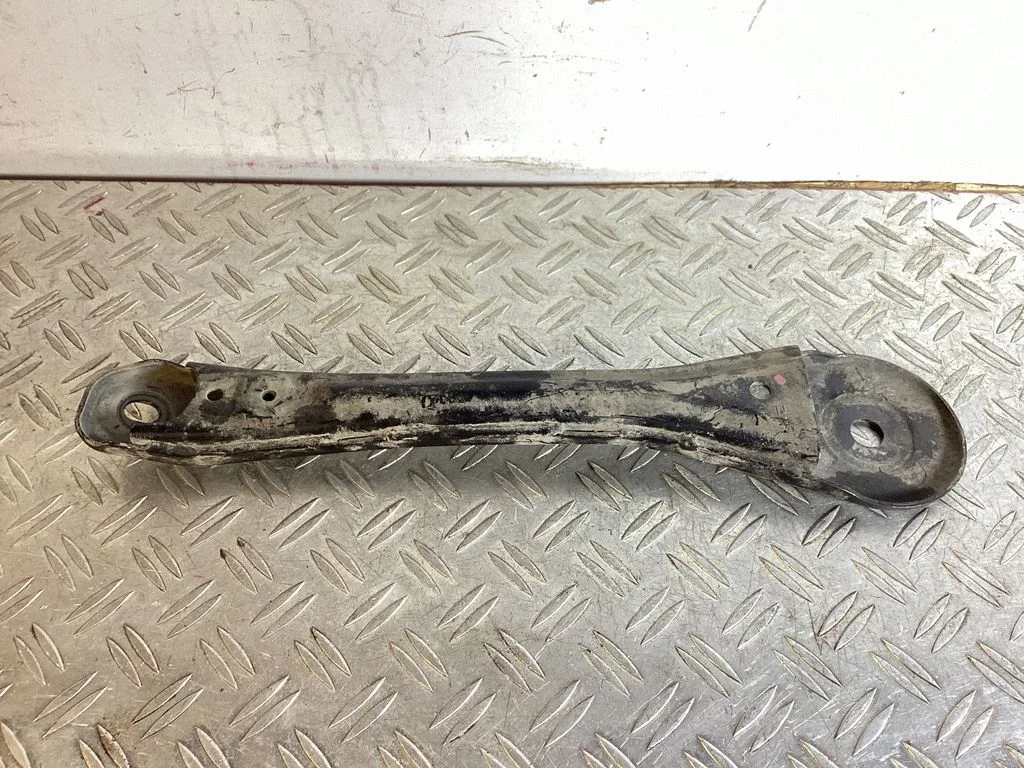 Radiator support slam panel bracket – Lexus NX (2021-)