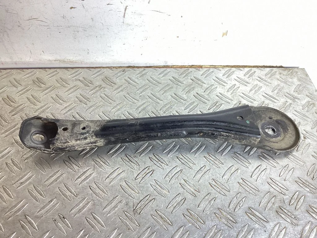 Radiator support slam panel bracket – Lexus NX (2021-)